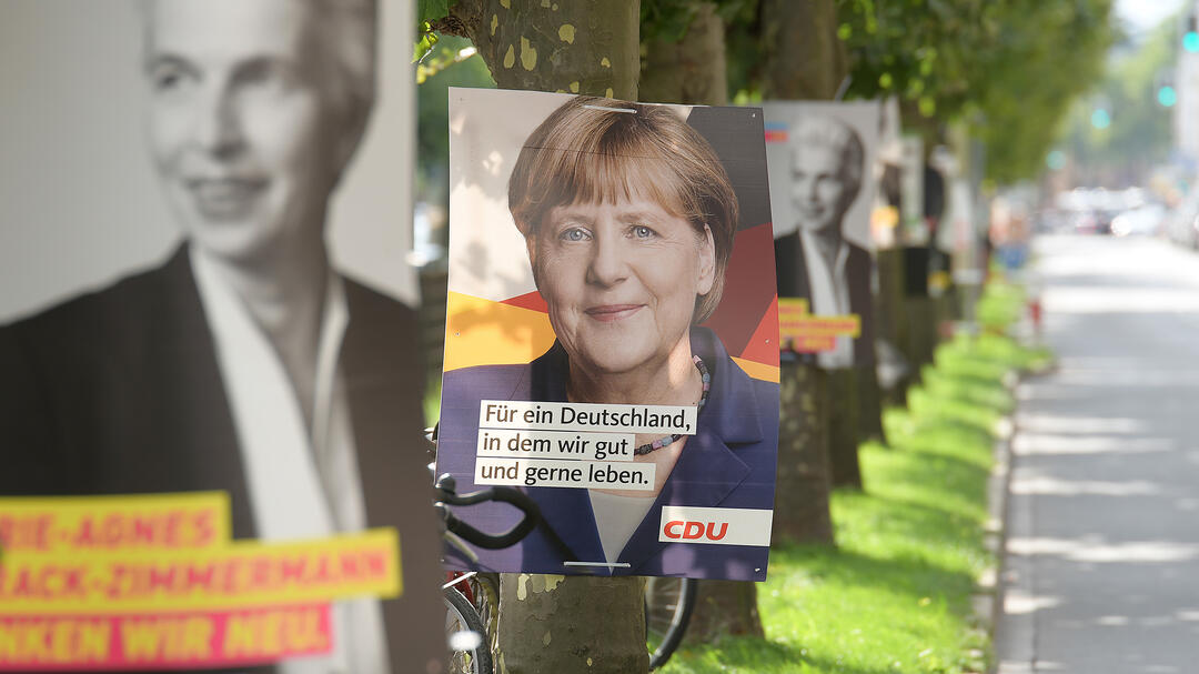 Wahlplakate - Bundestagswahl 2017 in Düsseldorf (Foto: picture alliance / Revierfoto/Revierfoto/dpa)