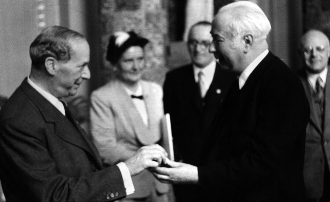 Richard Merton und Bundespräsident Theodor Heuss (Foto: Stifterverband-Archiv)