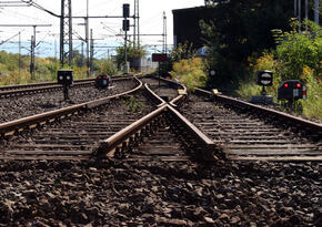 abgeschnittene Bahngleise (Foto: iStock.com/Andreas Weber)