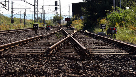 abgeschnittene Bahngleise (Foto: iStock.com/Andreas Weber)