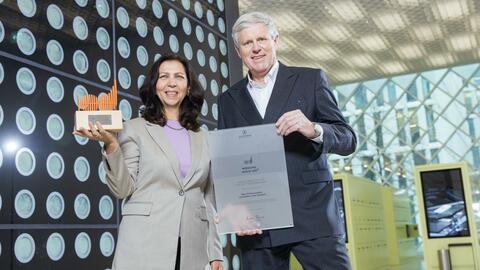 Cecilia Scorzas und und Andreas Schlüter bei der Preisverleihung (Foto: Kay Herschelmann)